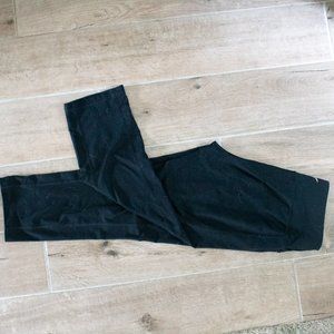 Old Navy Black Capri Active Fitted Pants (M)